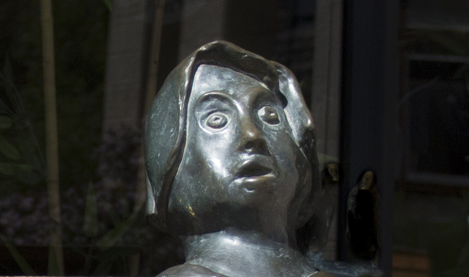 SelfstonishedSsculpture
